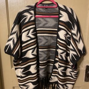 Short sleeve sweater